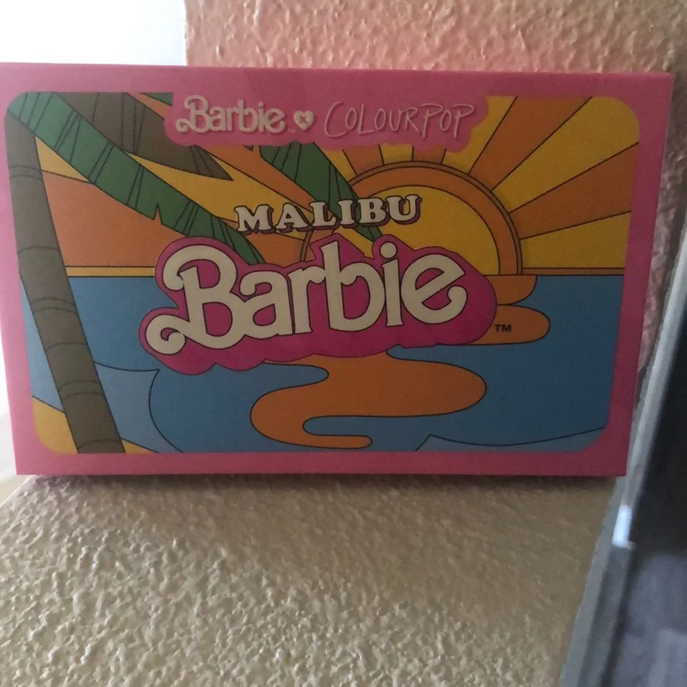 Malibu Barbie pressed powder eyeshadow palette - Picture 1 of 3